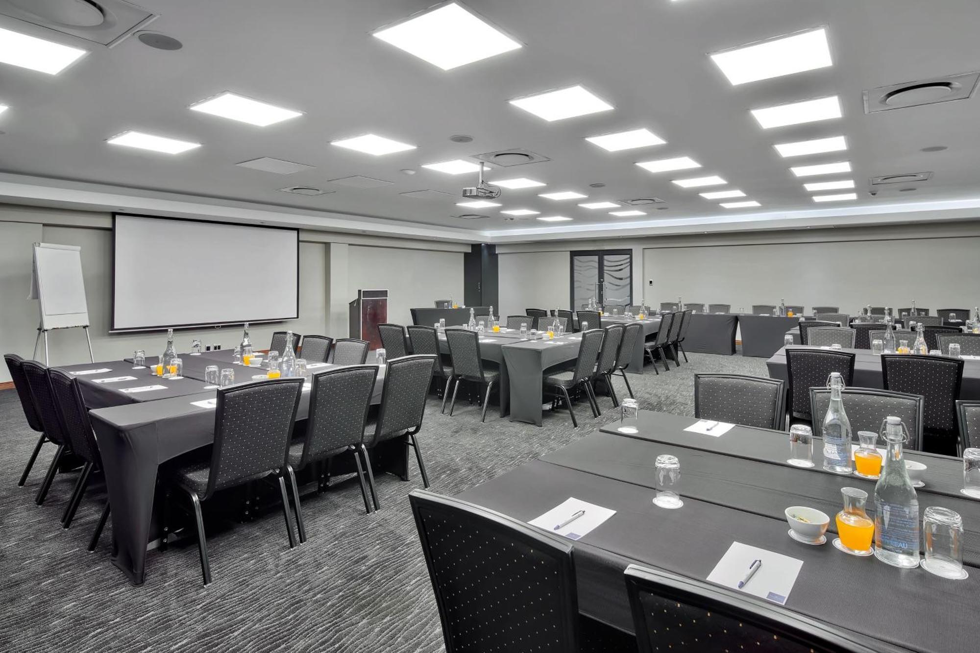 Protea Hotel By Marriott Pretoria Hatfield Екстер'єр фото
