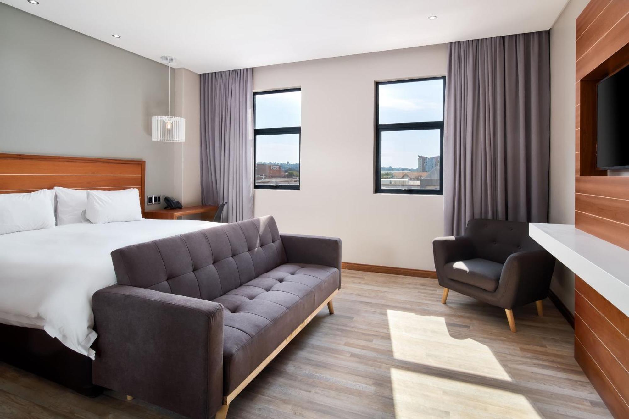 Protea Hotel By Marriott Pretoria Hatfield Номер фото