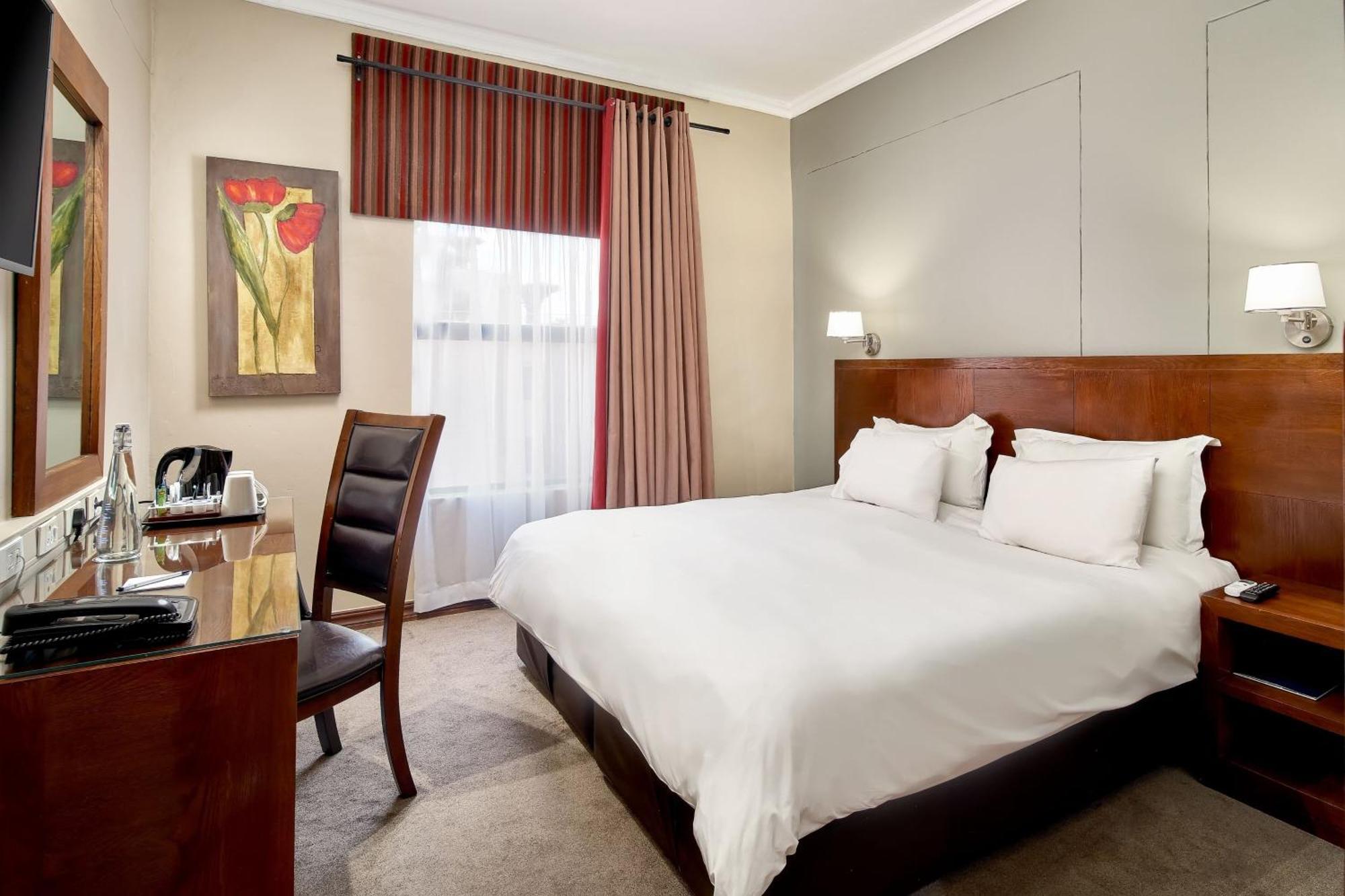Protea Hotel By Marriott Pretoria Hatfield Номер фото