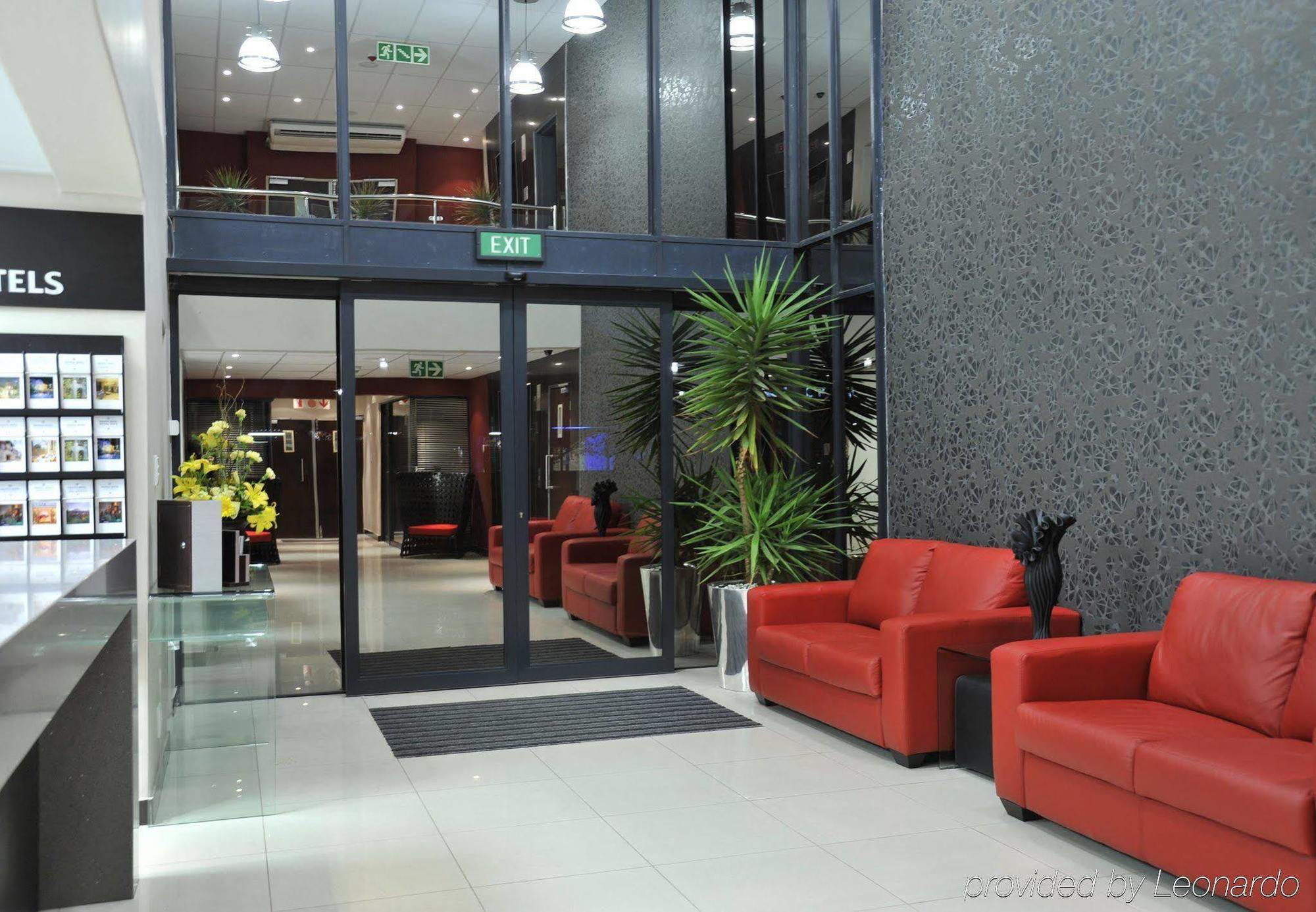 Protea Hotel By Marriott Pretoria Hatfield Екстер'єр фото