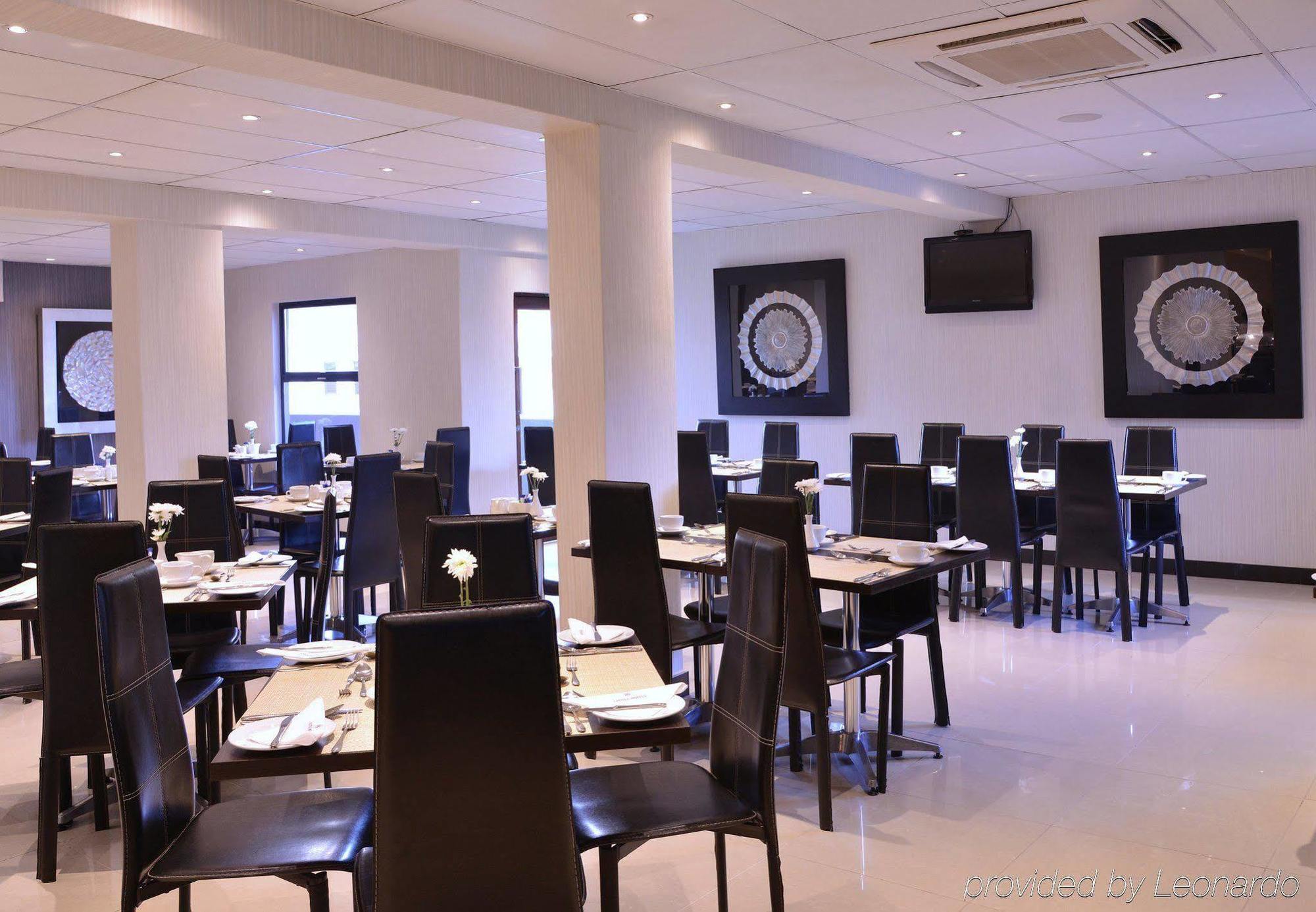 Protea Hotel By Marriott Pretoria Hatfield Екстер'єр фото