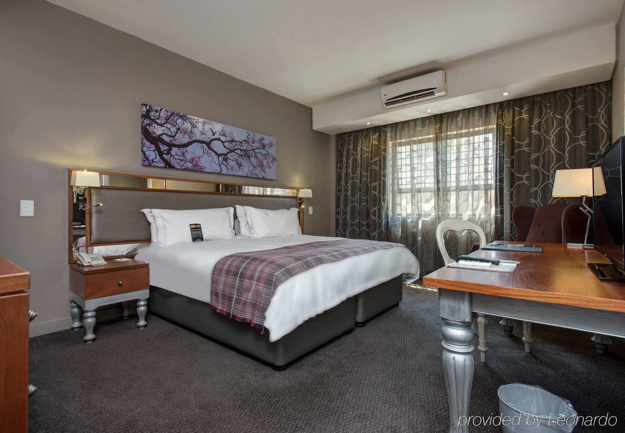 Protea Hotel By Marriott Pretoria Hatfield Екстер'єр фото