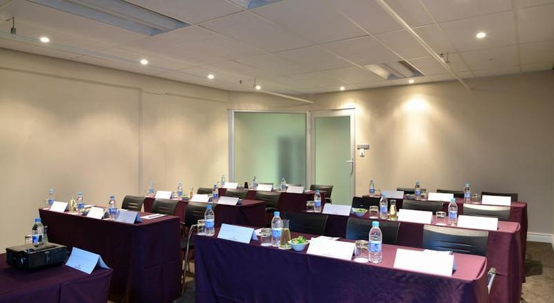 Protea Hotel By Marriott Pretoria Hatfield Екстер'єр фото
