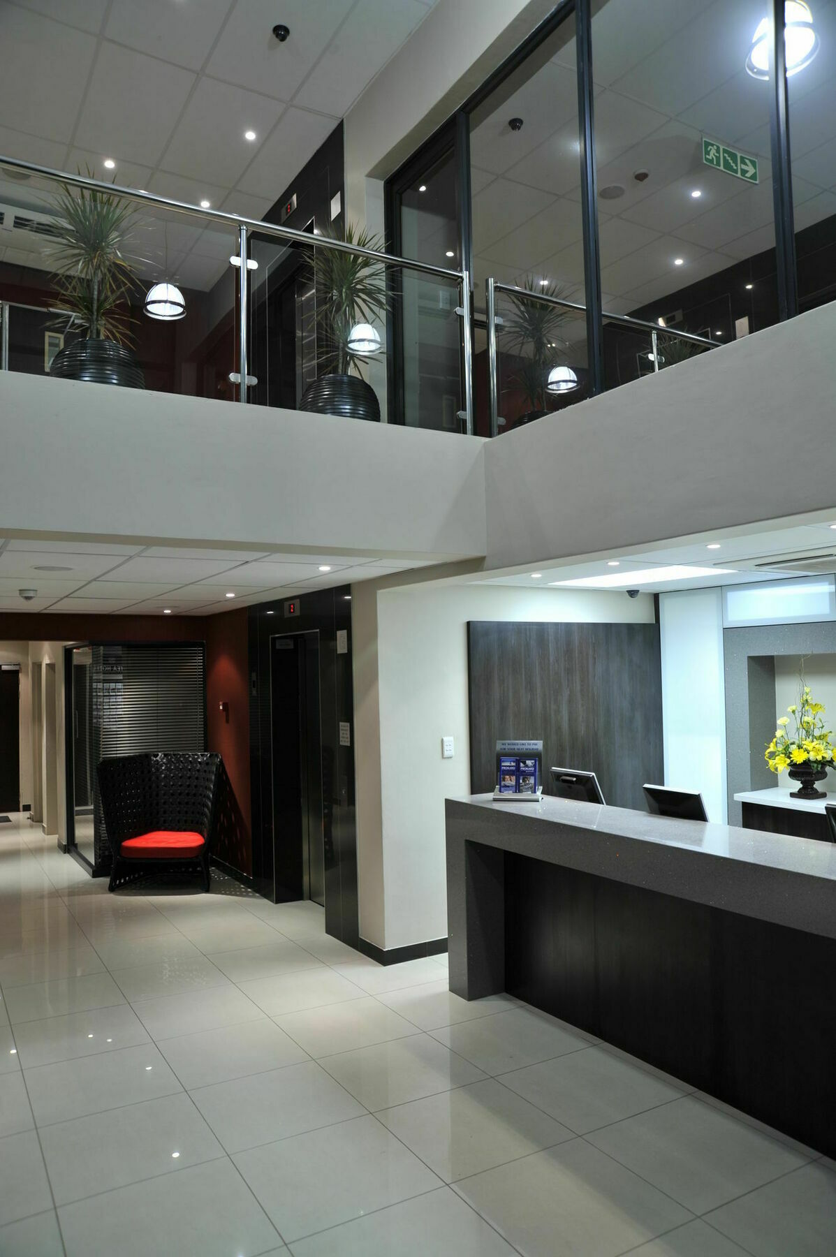 Protea Hotel By Marriott Pretoria Hatfield Екстер'єр фото