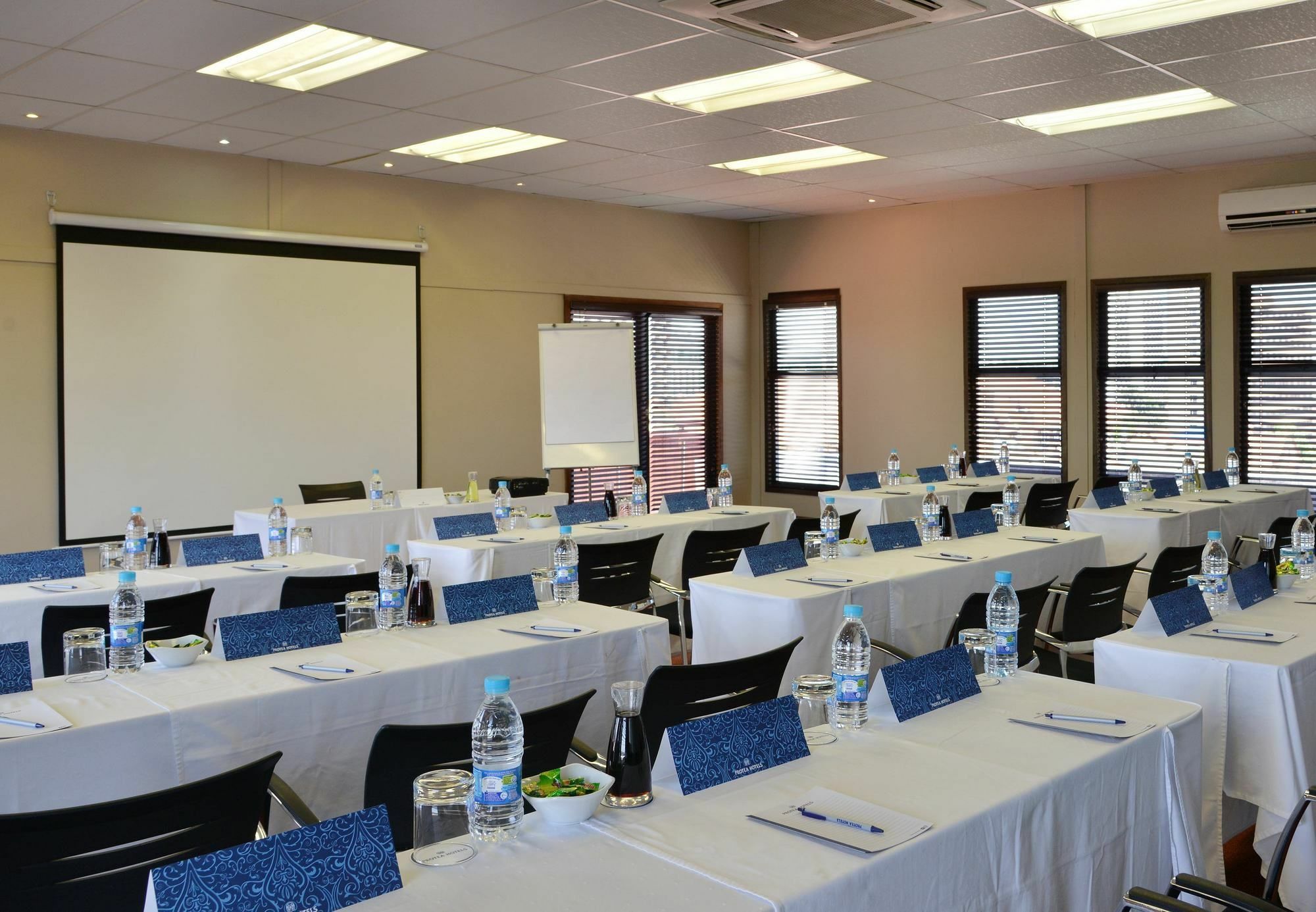 Protea Hotel By Marriott Pretoria Hatfield Екстер'єр фото