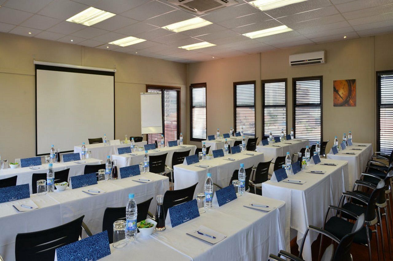 Protea Hotel By Marriott Pretoria Hatfield Екстер'єр фото