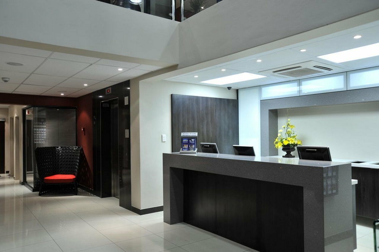Protea Hotel By Marriott Pretoria Hatfield Екстер'єр фото