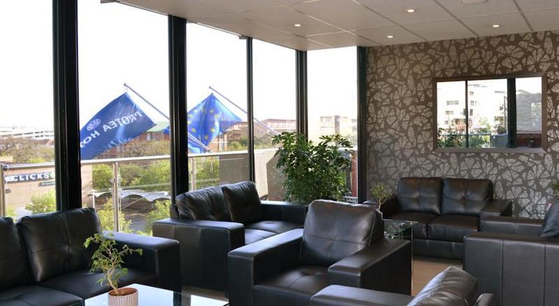 Protea Hotel By Marriott Pretoria Hatfield Екстер'єр фото